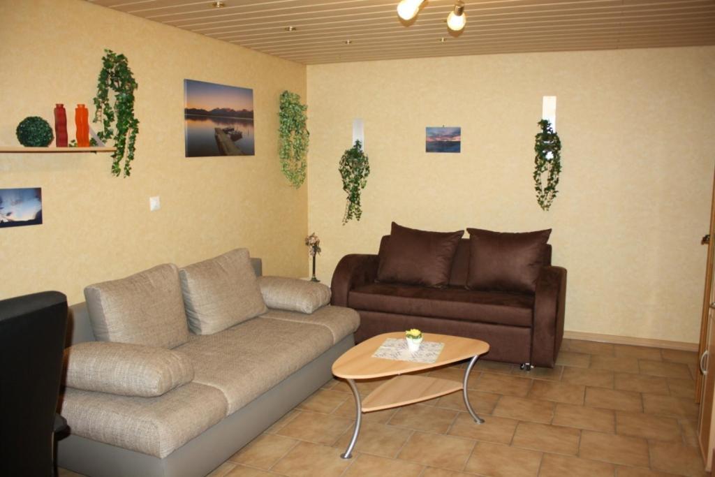 Monteur-/Und Ferienwohnung Diehl Asslar Exteriör bild