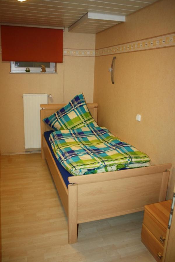 Monteur-/Und Ferienwohnung Diehl Asslar Exteriör bild