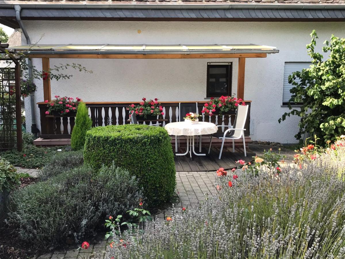 Monteur-/Und Ferienwohnung Diehl Asslar Exteriör bild