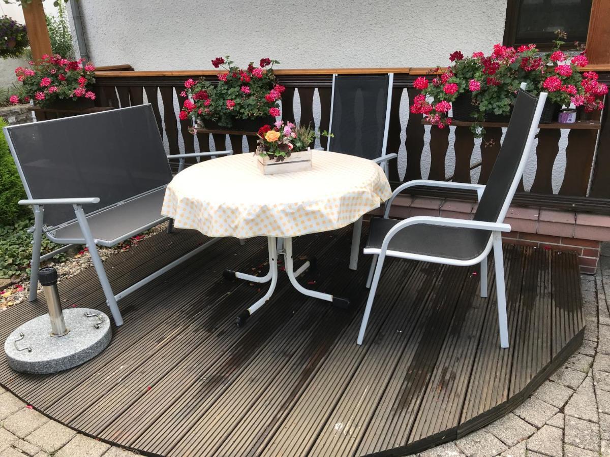 Monteur-/Und Ferienwohnung Diehl Asslar Exteriör bild